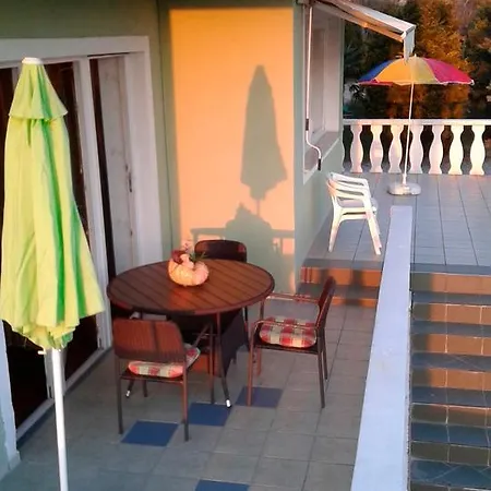 Fam, Appart. Mit Kochnische Mit Bad +Balkon ! - #17741 *